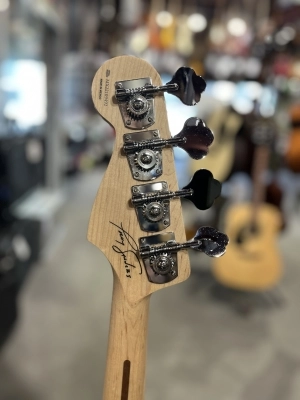 Fender - Troy Sanders Jaguar Bass - Silverburst 5